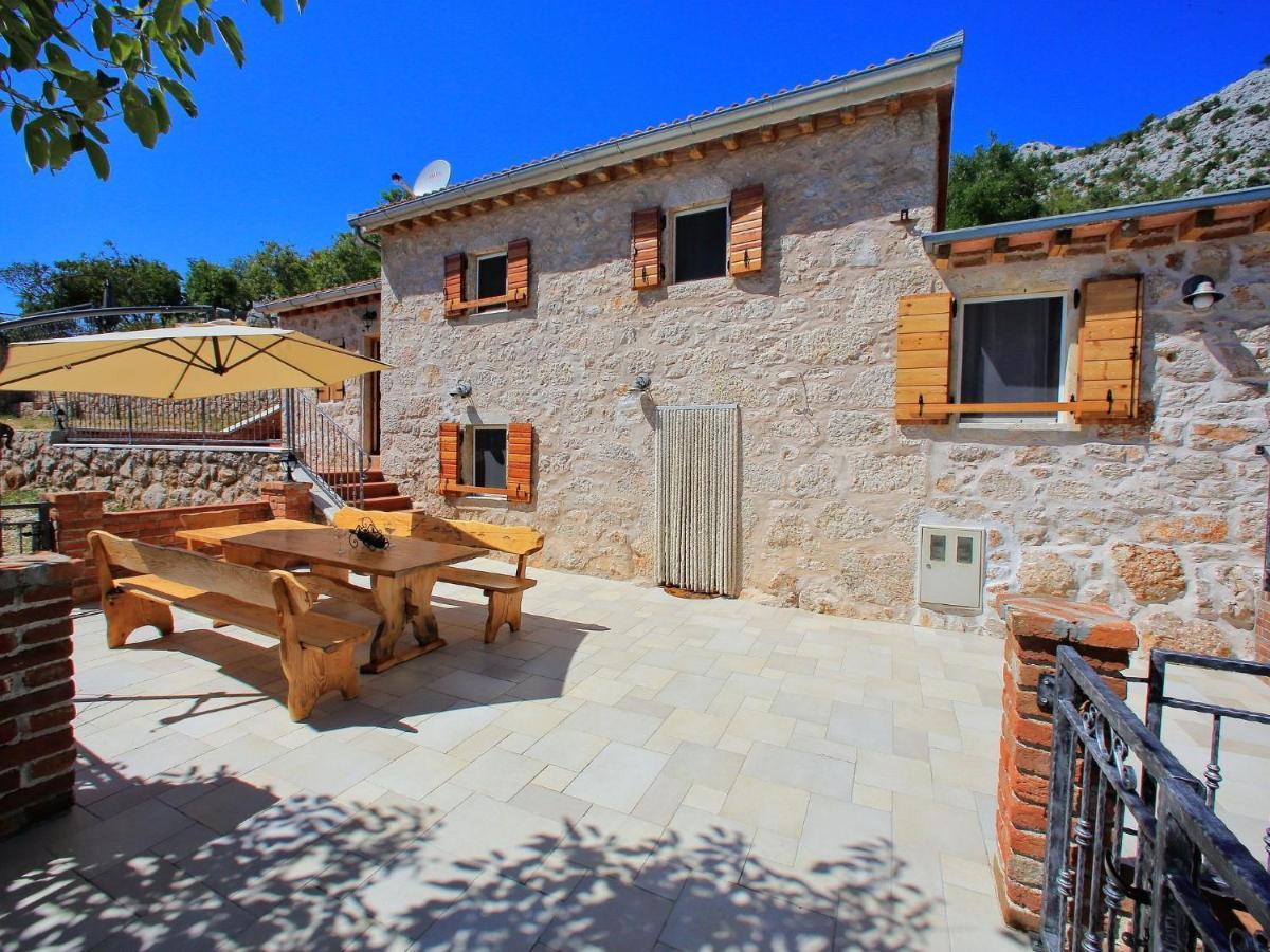 Lovely Holiday Home In Starigrad Exterior photo